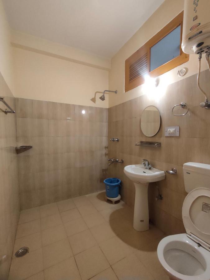 Hotel Anupam By Mid Orchard, كاسول المظهر الخارجي الصورة